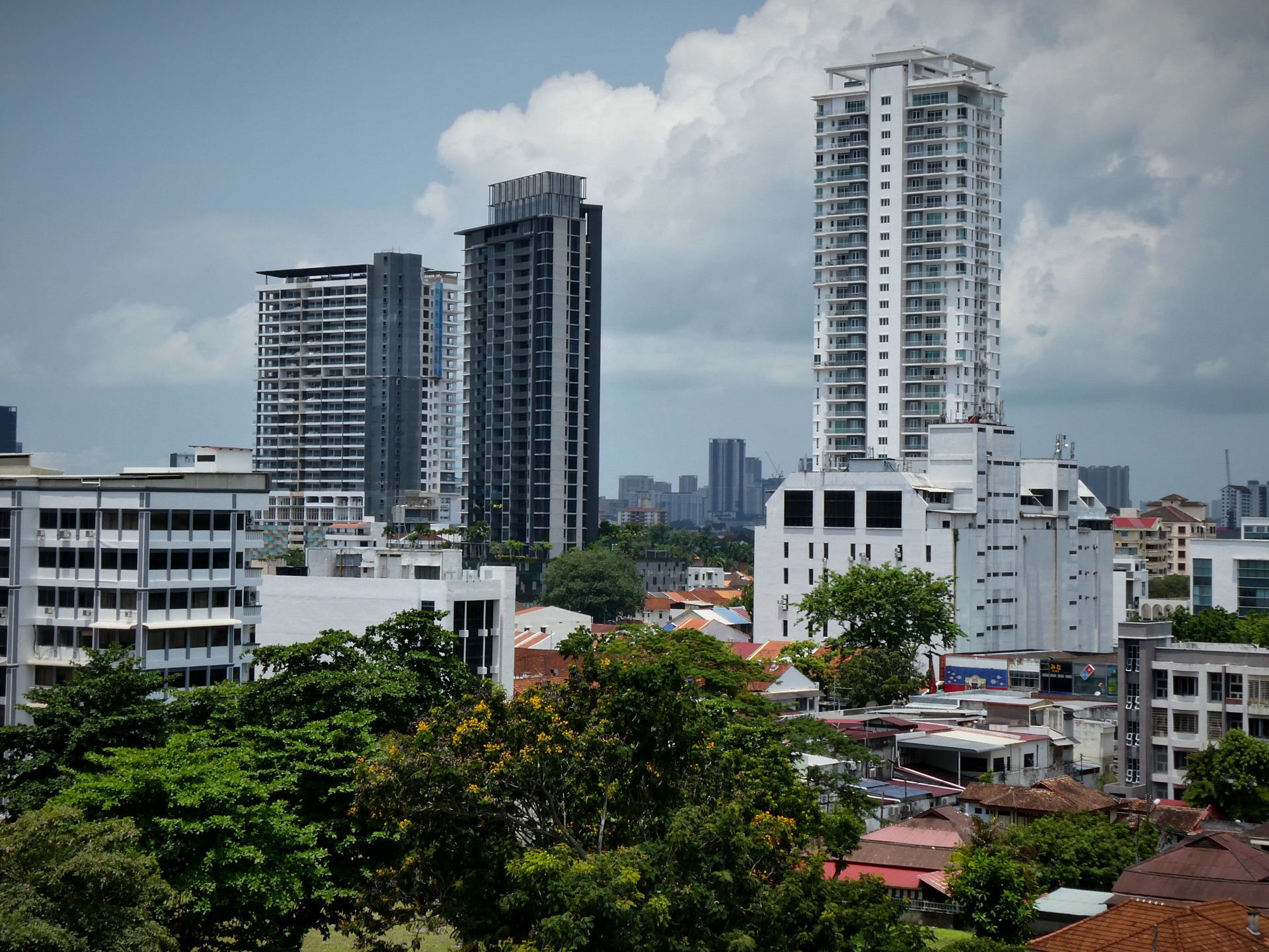 Georgetown Penang high-rise condominiums near Pykett Avenue — Lumina Residence review | Penang Property by Zac Ong